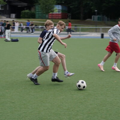 portfest: Schüler beim Fußballspiel