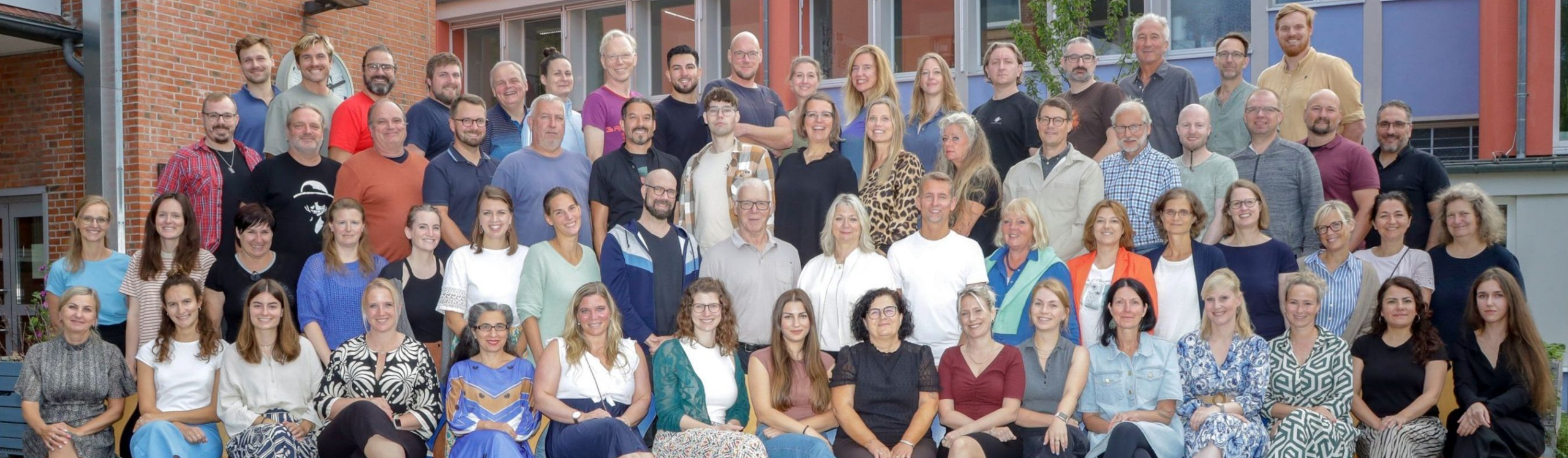 Das Lehrkräfte-Kollegium im September 2025 © uniDatumPrint