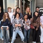 Nach dem KI-Stück "A Perfect Sky" vor dem Schauspielhaus